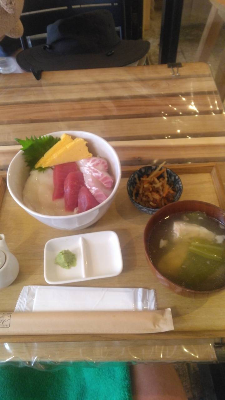 ランチの海鮮丼